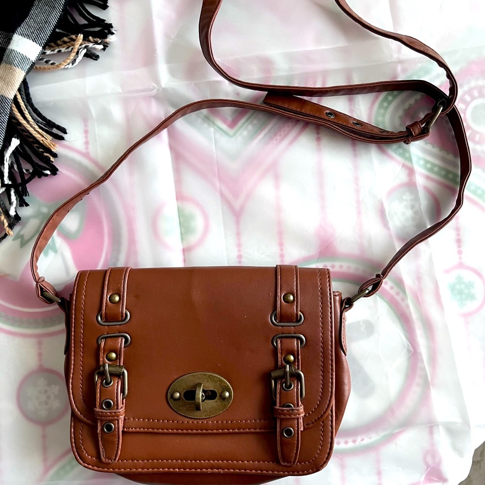 Vintage leather shoulder bag